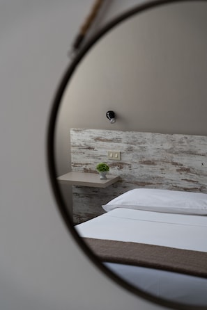 Classic Double Room, 1 Bedroom, Ensuite | 1 bedroom, premium bedding, desk, blackout drapes