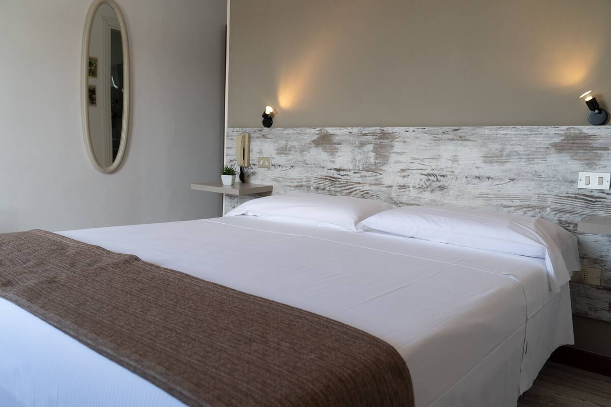 comfort room, 1 bedroom, ensuite | 1 bedroom, premium bedding, desk, blackout curtains