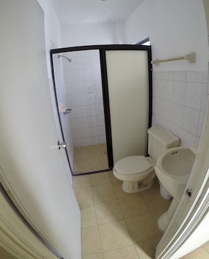Triple Room | Bathroom