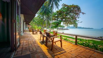 Baan Yong Yuth Buri (Beach Bungalow) | Terraço/pátio