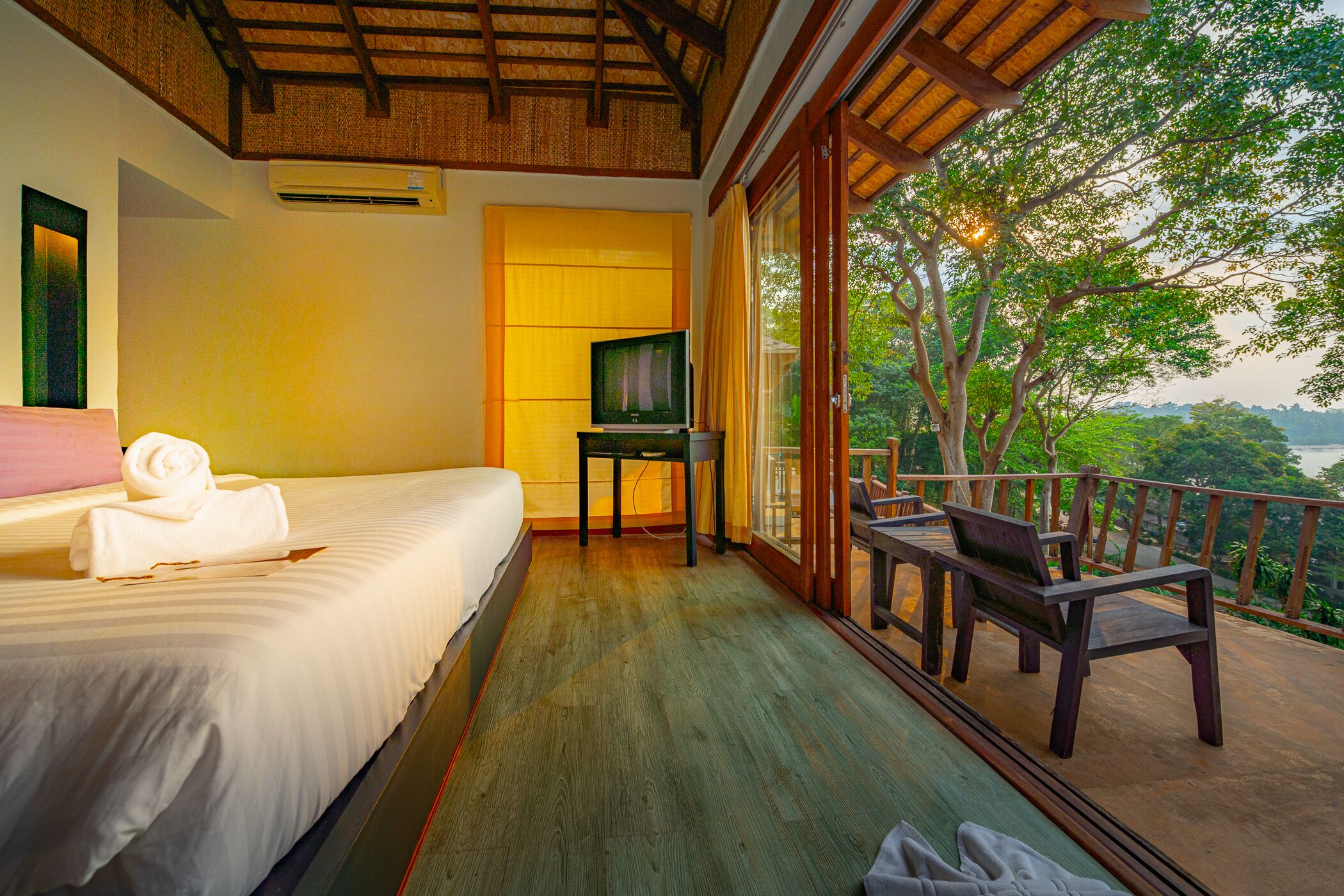 baan sod sai thani (sea view hillside villa)  | minibar, in-room safe, desk, free wifi