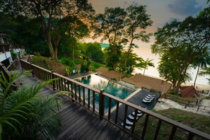 Baan Sod Sai Thani (Sea View Hillside Villa)  | Vista del balcón