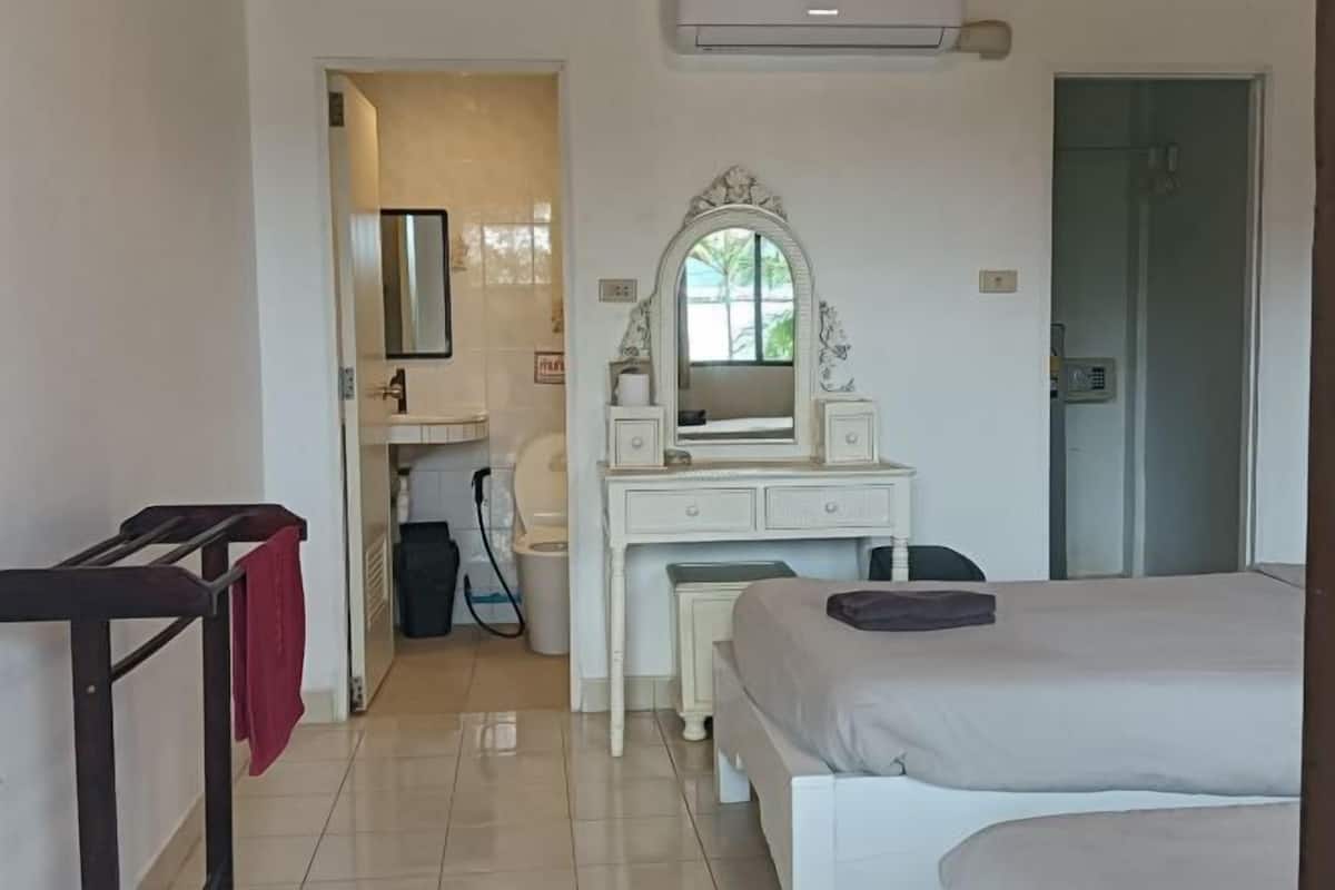 1 bedroom, individually furnished, free WiFi, bed sheets