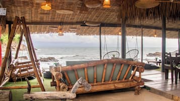 Breakfast, lunch, dinner served; international cuisine