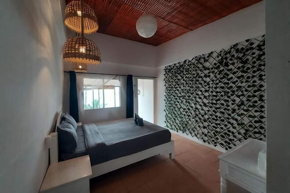 Individually furnished, free WiFi, bed sheets