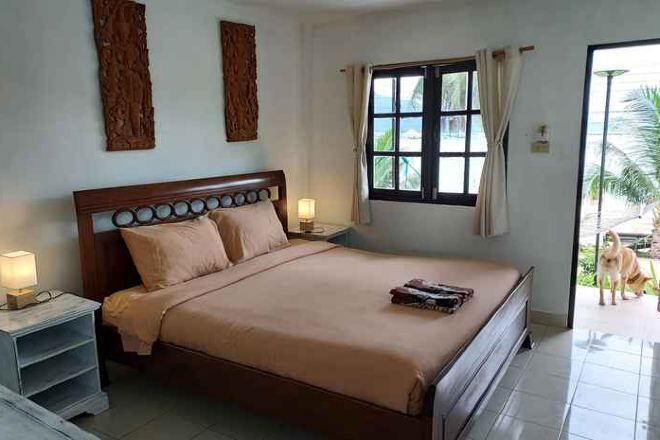Individually furnished, free WiFi, bed sheets