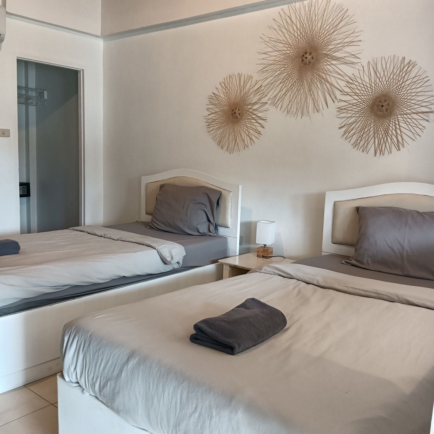 Individually furnished, free WiFi, bed sheets
