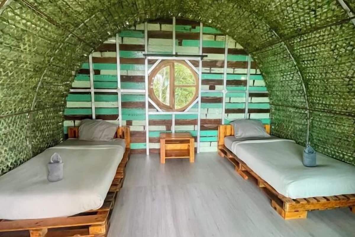 1 bedroom, individually furnished, free WiFi, bed sheets