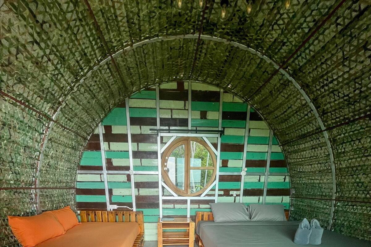 Castaway room with King bed | 免费 WiFi、特色家居、床单