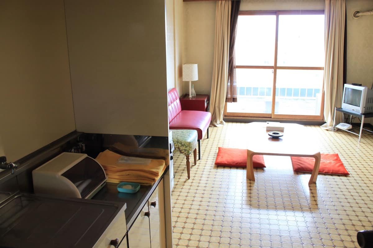 Departamento, varias habitaciones (2DK or 3DK) | Área de sala de estar | Televisión