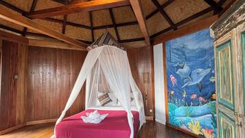 Family Cottage, Ocean View | Premium bedding, individually decorated, desk, blackout drapes