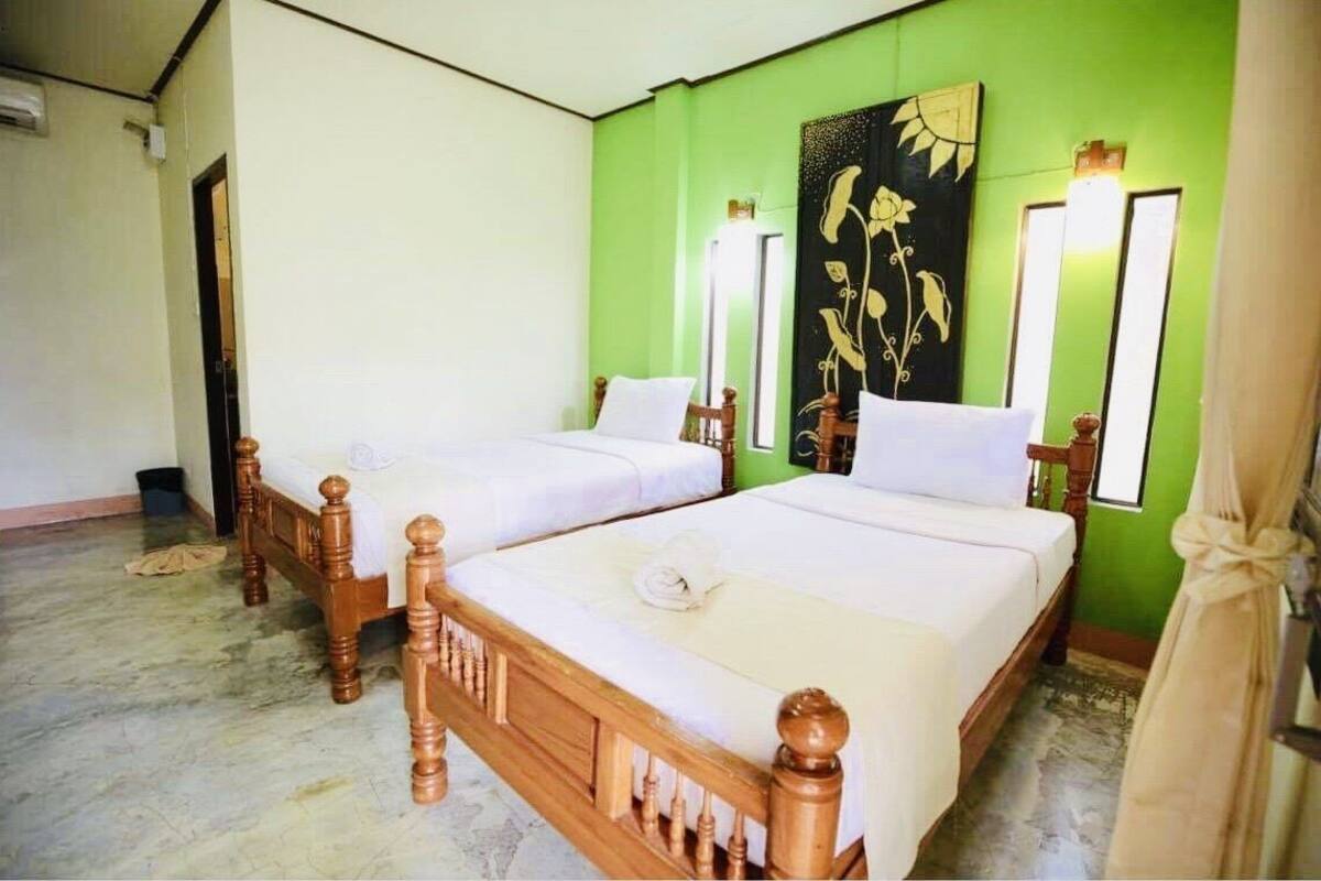 Superior Twin Room | Desk, free WiFi