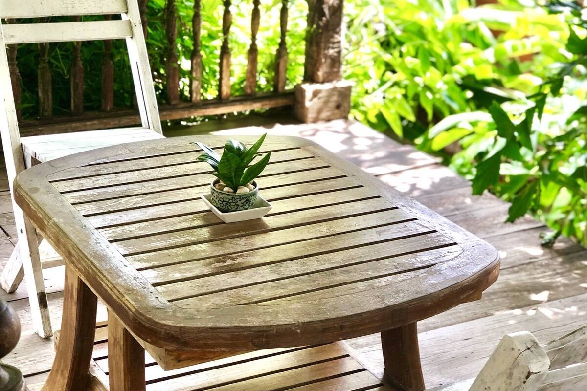 Standard Fan with Shared Bathroom | Desk, free WiFi
