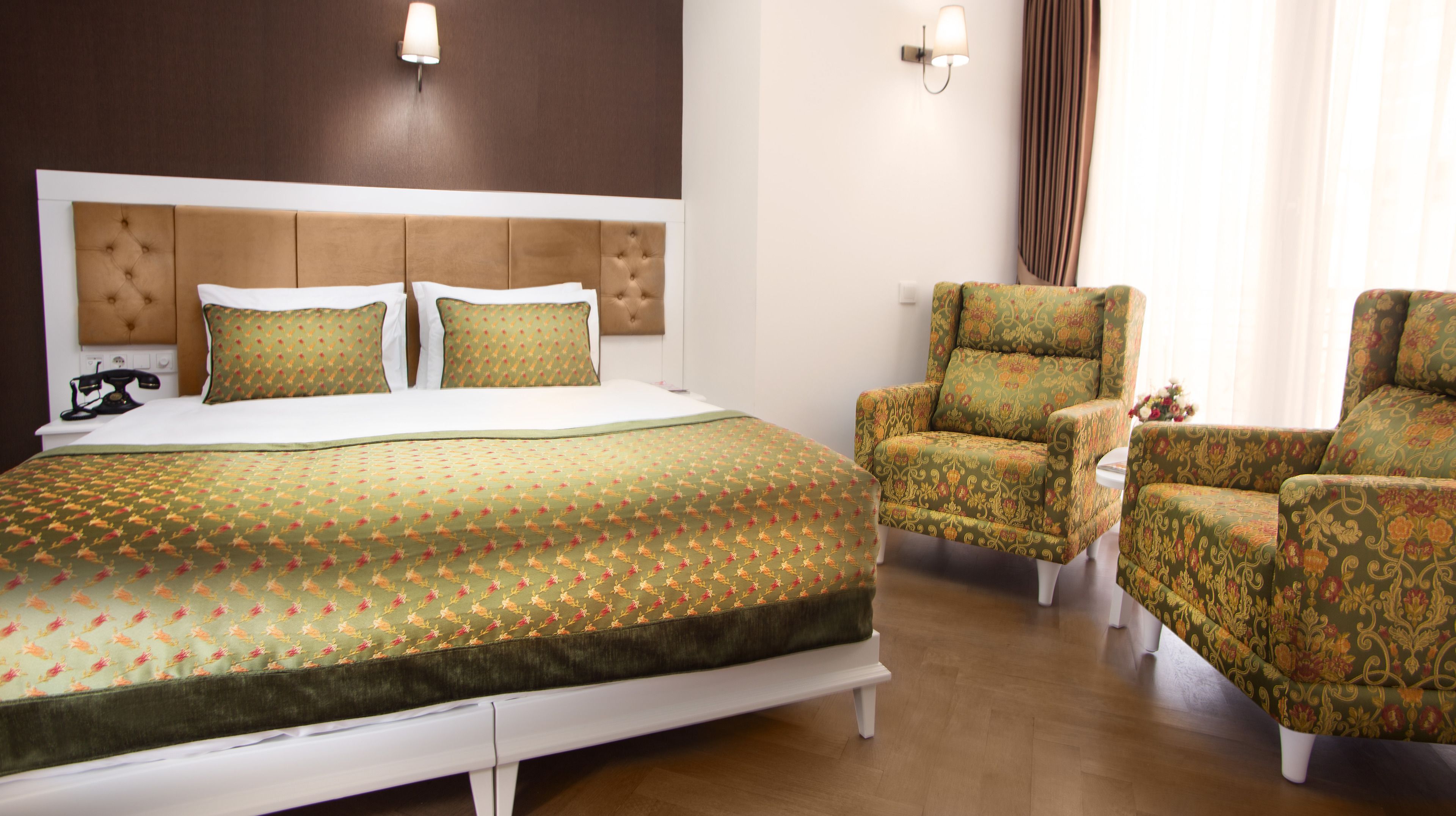 standard double room | hypo-allergenic bedding, minibar, in-room safe, desk