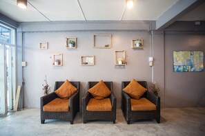 Interior entrance - Hello House (Krabi)