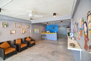 Interior entrance - Hello House (Krabi)