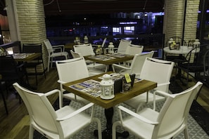 Café da manhã, almoço e jantar