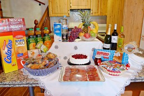 Daily continental breakfast for a fee - Casa Rural Antonio (Vitigudino)