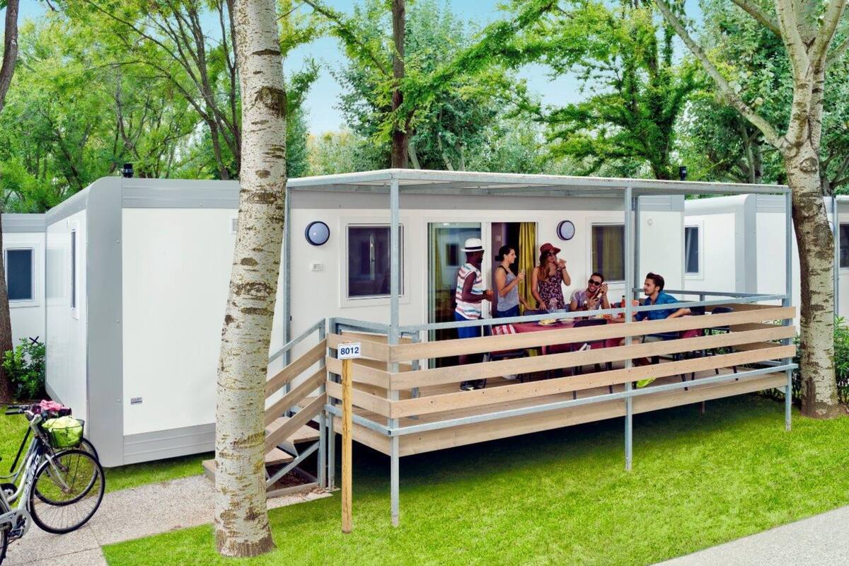 Superior Mobile Home, 3 Bedrooms | Blackout drapes, cribs (free), bed sheets