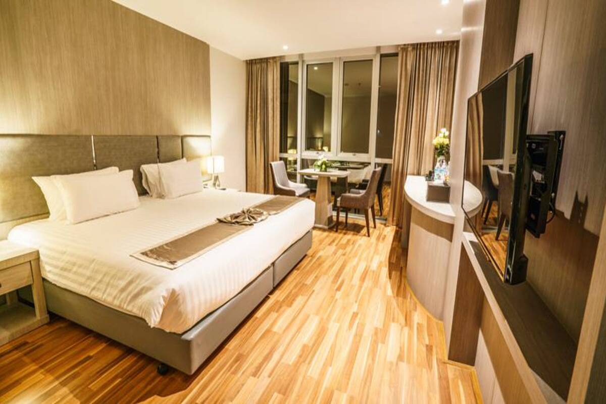 superior double room | minibar, in-room safe, desk, blackout curtains
