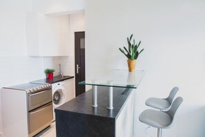 In-room dining - Midtown Apartments (Gdansk)