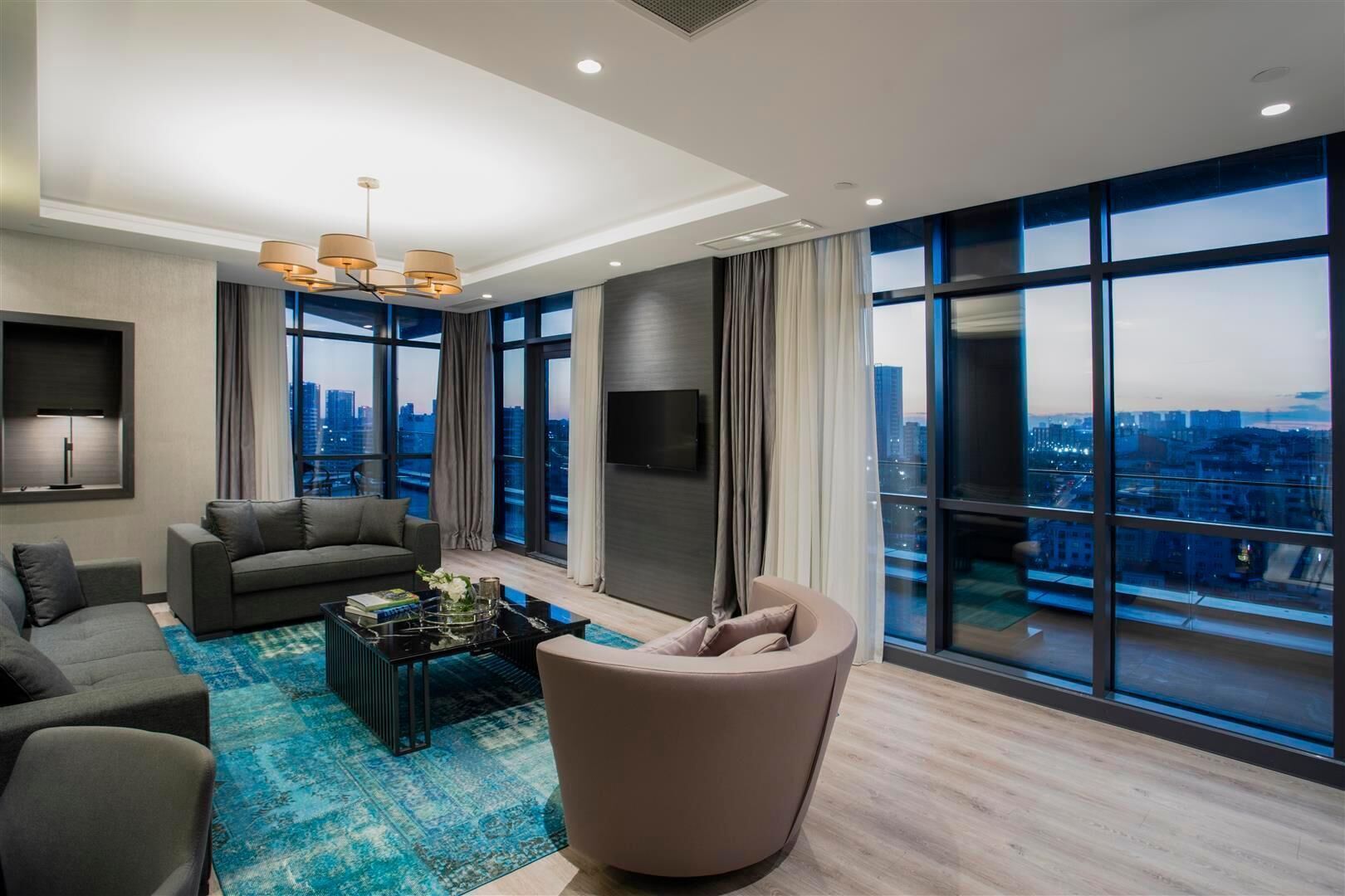 Premium bedding, free minibar, in-room safe, desk