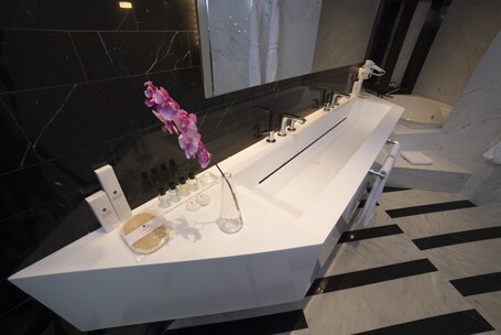 Wish More Hotel Istanbul - Image 31