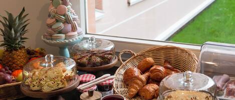 Daily buffet breakfast (EUR 15 per person)