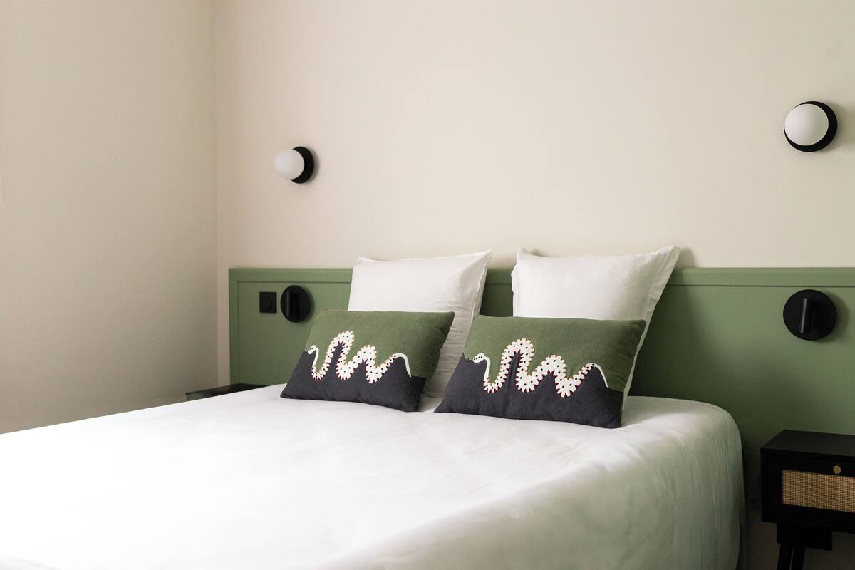 Superior Double Room | Desk, blackout drapes, soundproofing, iron/ironing board