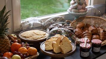 Petit déjeuner buffet servi tous les jours en supplément