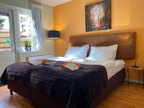 Basic Double Room, 2 Twin Beds (1st Floor) | 10 bedrooms, hypo-allergenic bedding, minibar, individually decorated - Boutique Hotel Nieuw Beusink (Winterswijk)