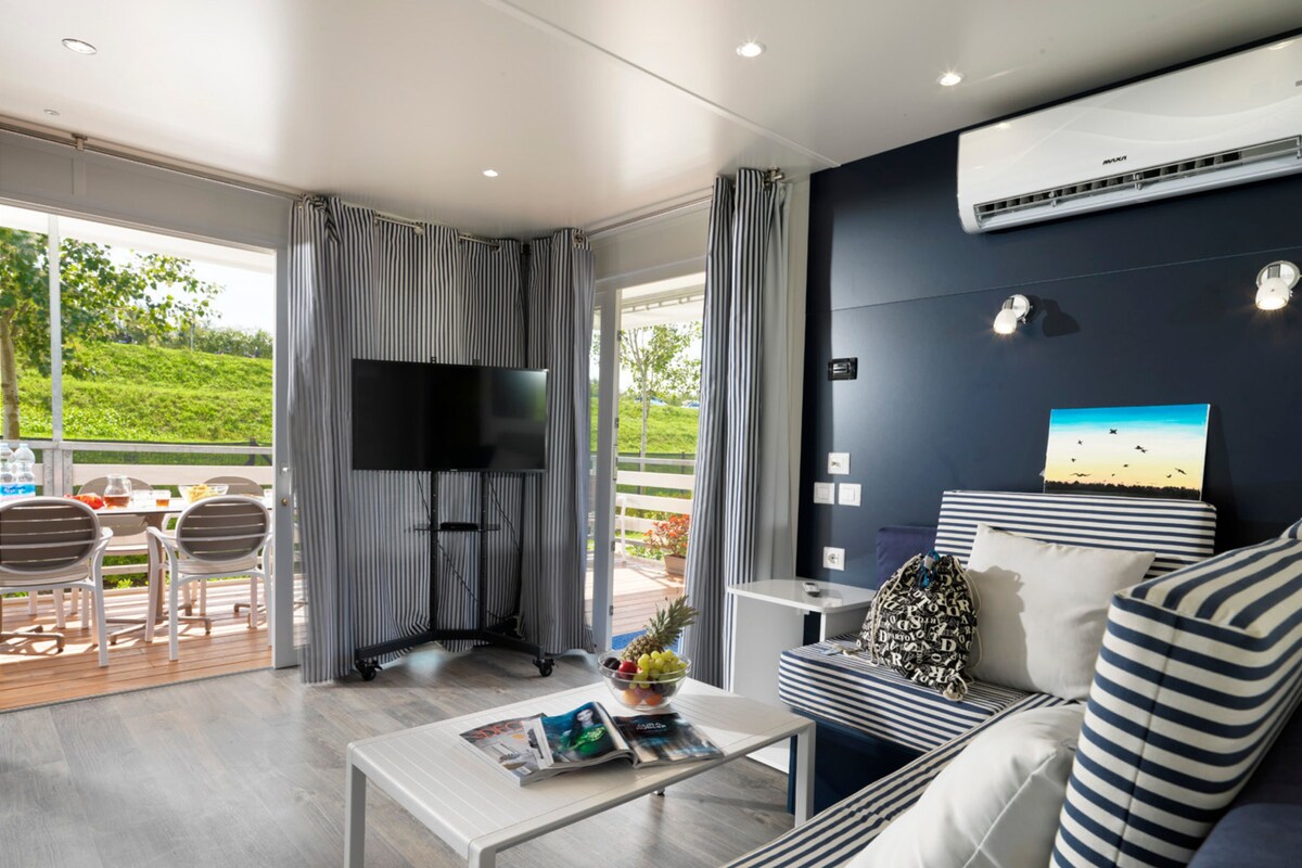 บ้านเคลื่อนที่เอ็กเซกคิวทีฟ, 3 ห้องนอน | ห้องนั่งเล่น | โต๊ะปิงปอง