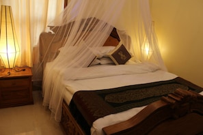 Minibar, in-room safe, desk, soundproofing - Shining Angkor Hotel Apartment (Siem Reap)