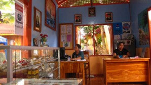 Check-in/check-out kiosk - Larantuka Beach Apartments (Larantuka)