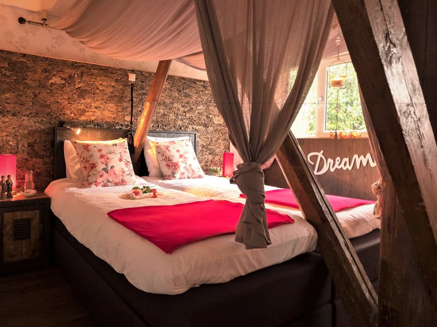 Minibar, rideaux occultants, Wi-Fi gratuit, draps fournis