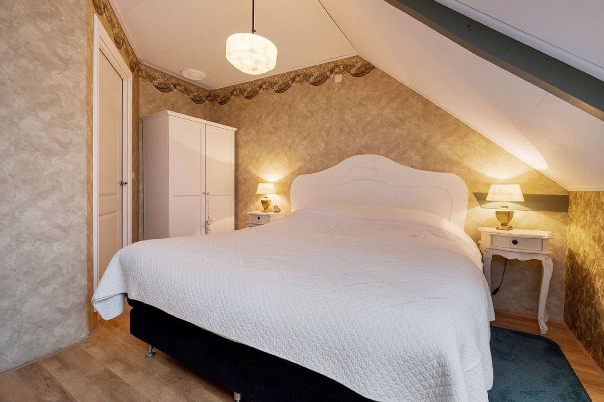 family room (smaragd) | 1 bedroom, minibar, blackout curtains, free wifi