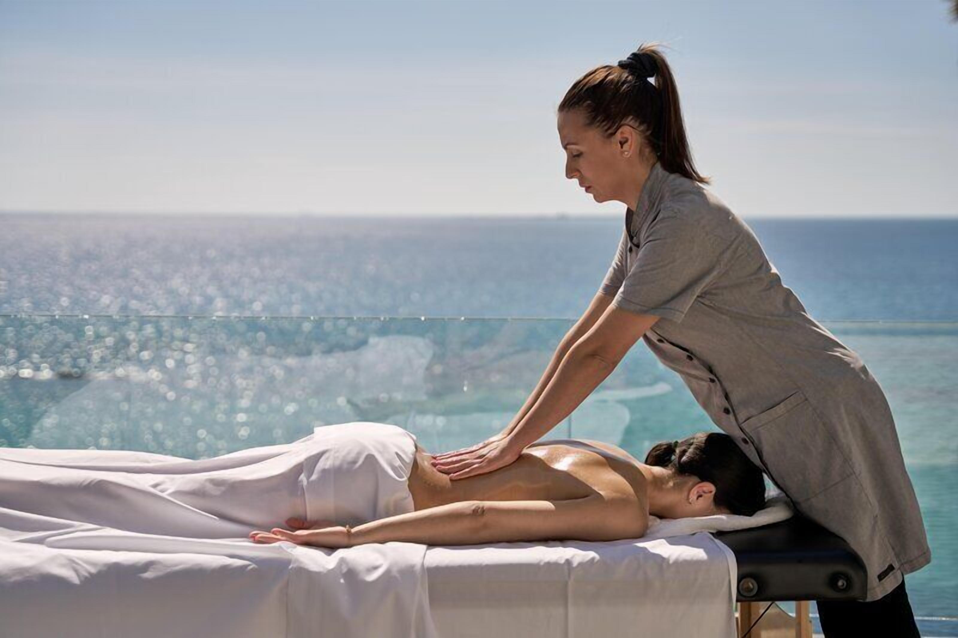 Couples treatment rooms, body treatments, body scrubs, facials