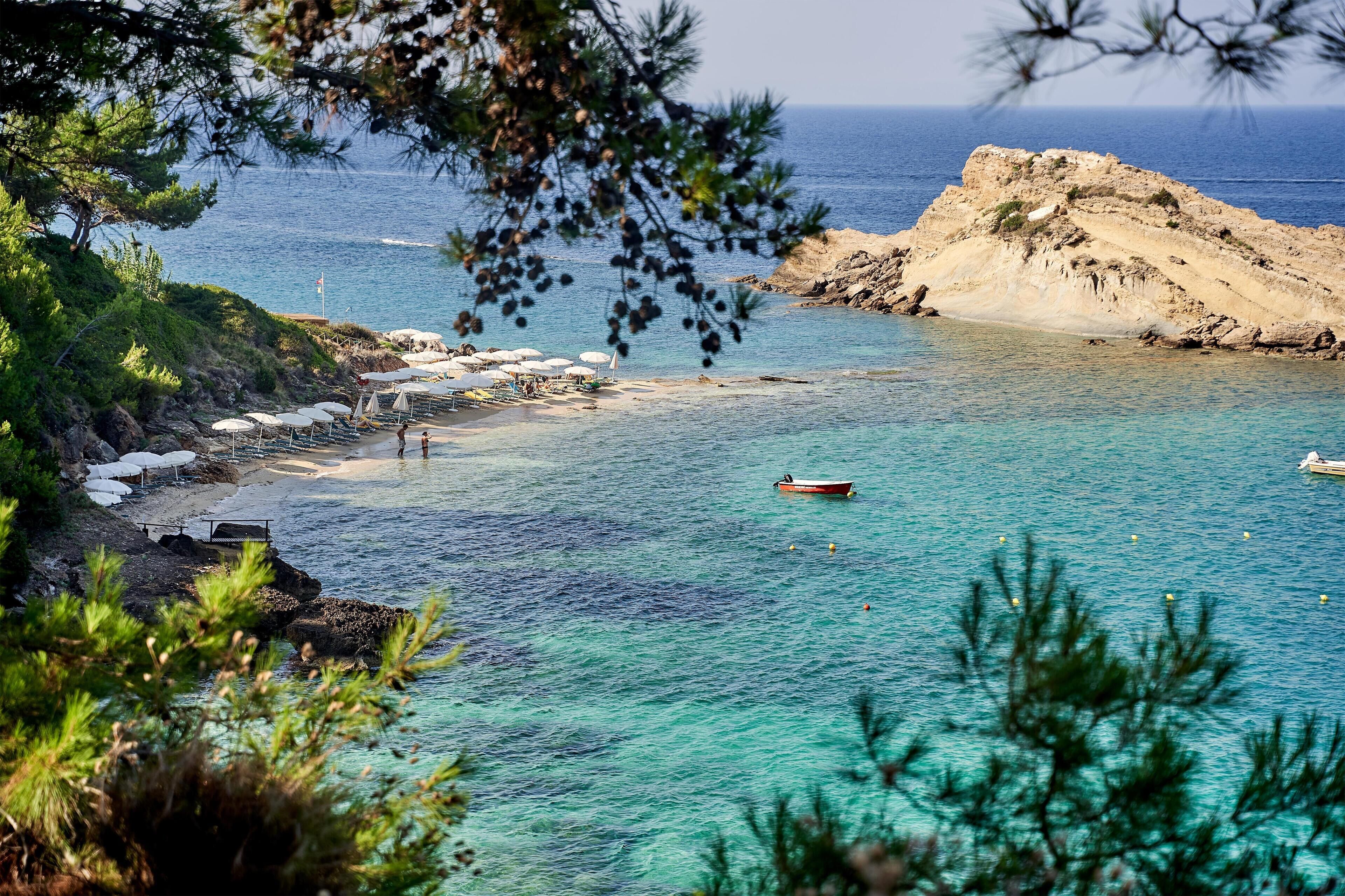 Private beach, sun loungers, beach umbrellas, beach towels