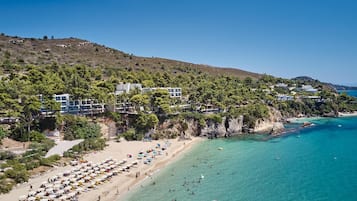 Private beach, sun loungers, beach umbrellas, beach towels