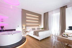 Ropa de cama de alta calidad, colchones con efecto memoria y minibar 