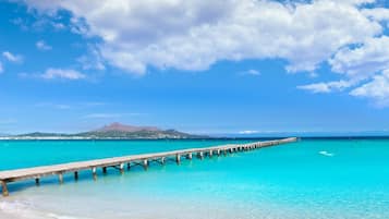 Una spiaggia nelle vicinanze