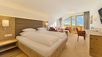 Superior Double Room, Non Smoking, Mountain View | Premium bedding, minibar, in-room safe, desk