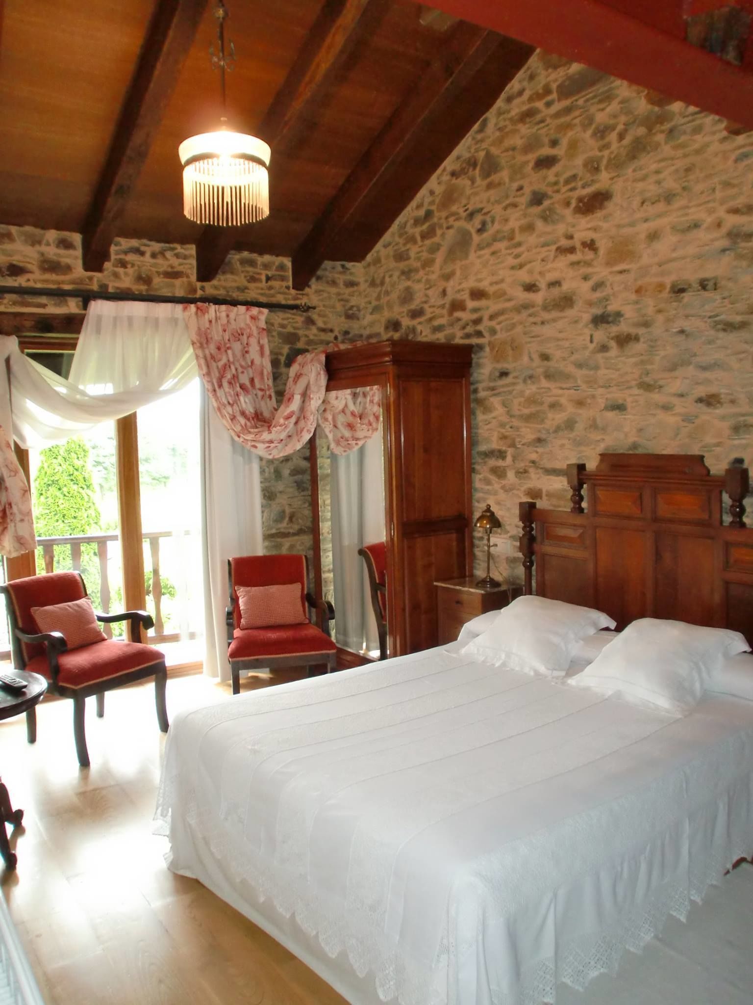 Desk, blackout curtains, free WiFi, bed sheets