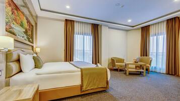 Junior Suite | Minibar, desk, soundproofing, free WiFi
