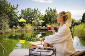 Outdoor pool, pool umbrellas, sun loungers