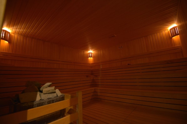 Sauna seca, sauna a vapor, fontes termais/minerais, banho turco/hammam