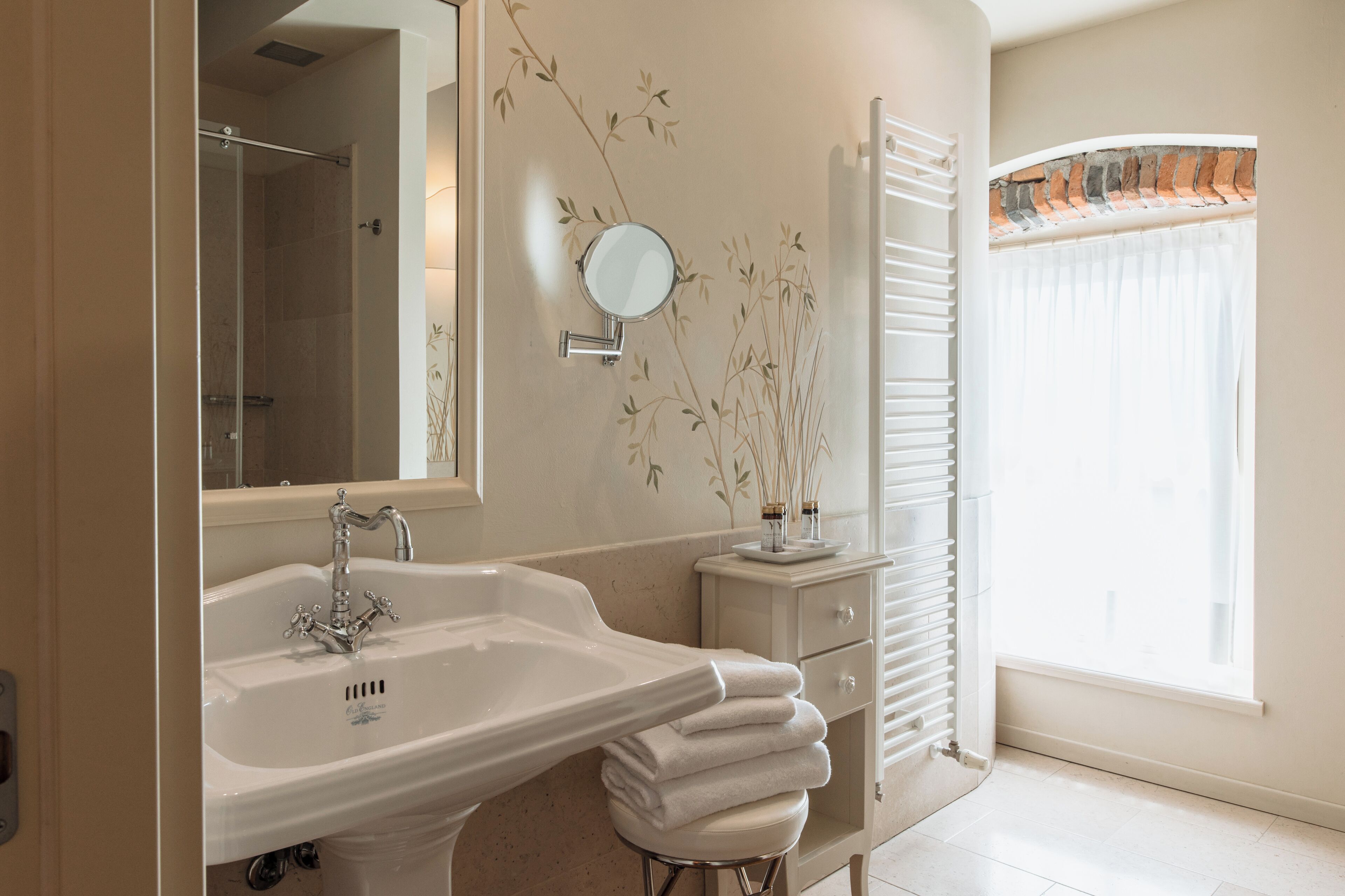 triple room, terrace, lake view | bathroom | shower, free toiletries, hair dryer, bathrobes