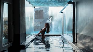 Couples treatment room(s), sauna, hot tub, Turkish bath/hammam