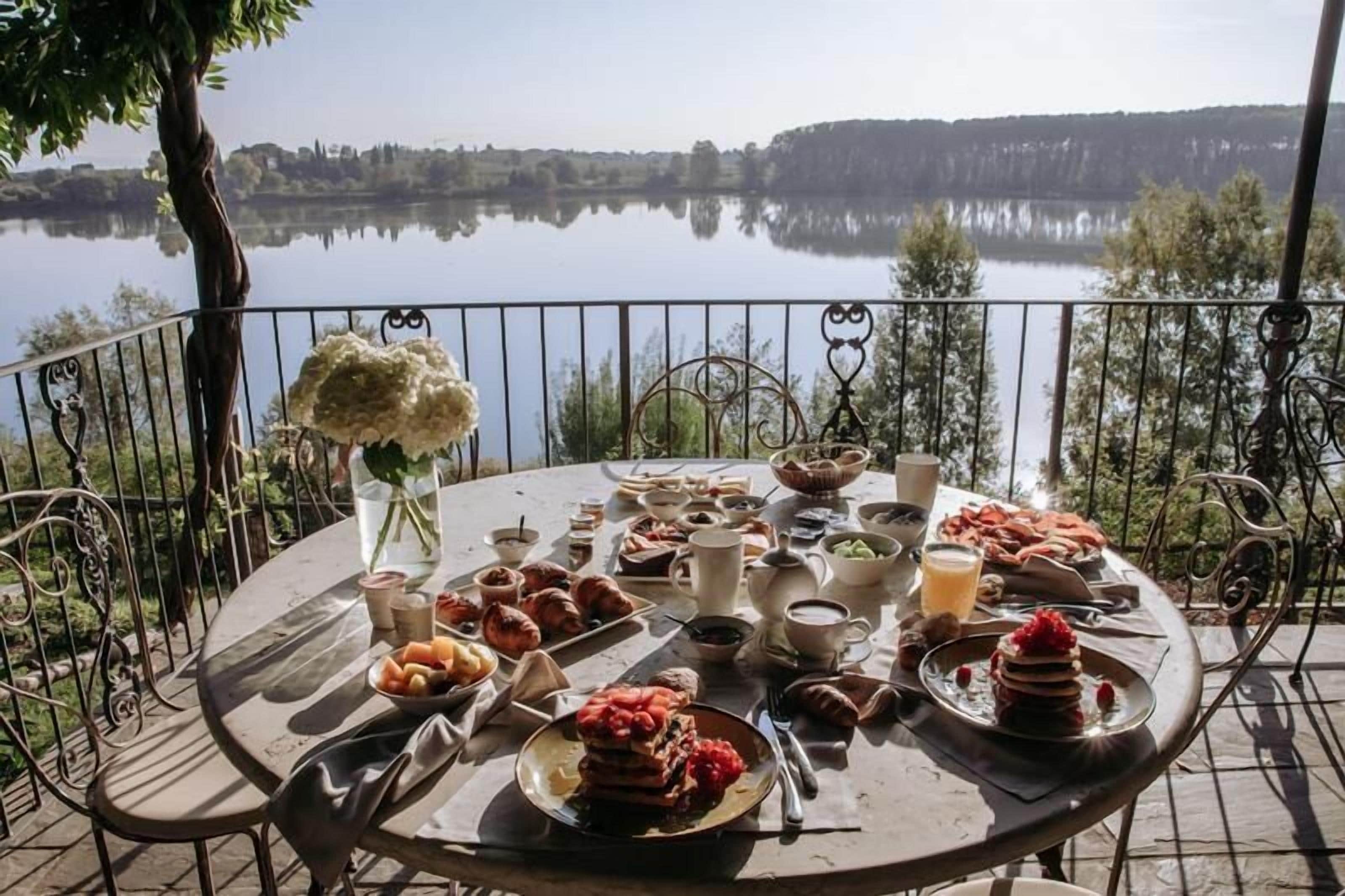 Frokostbuffé er inkludert hver dag
