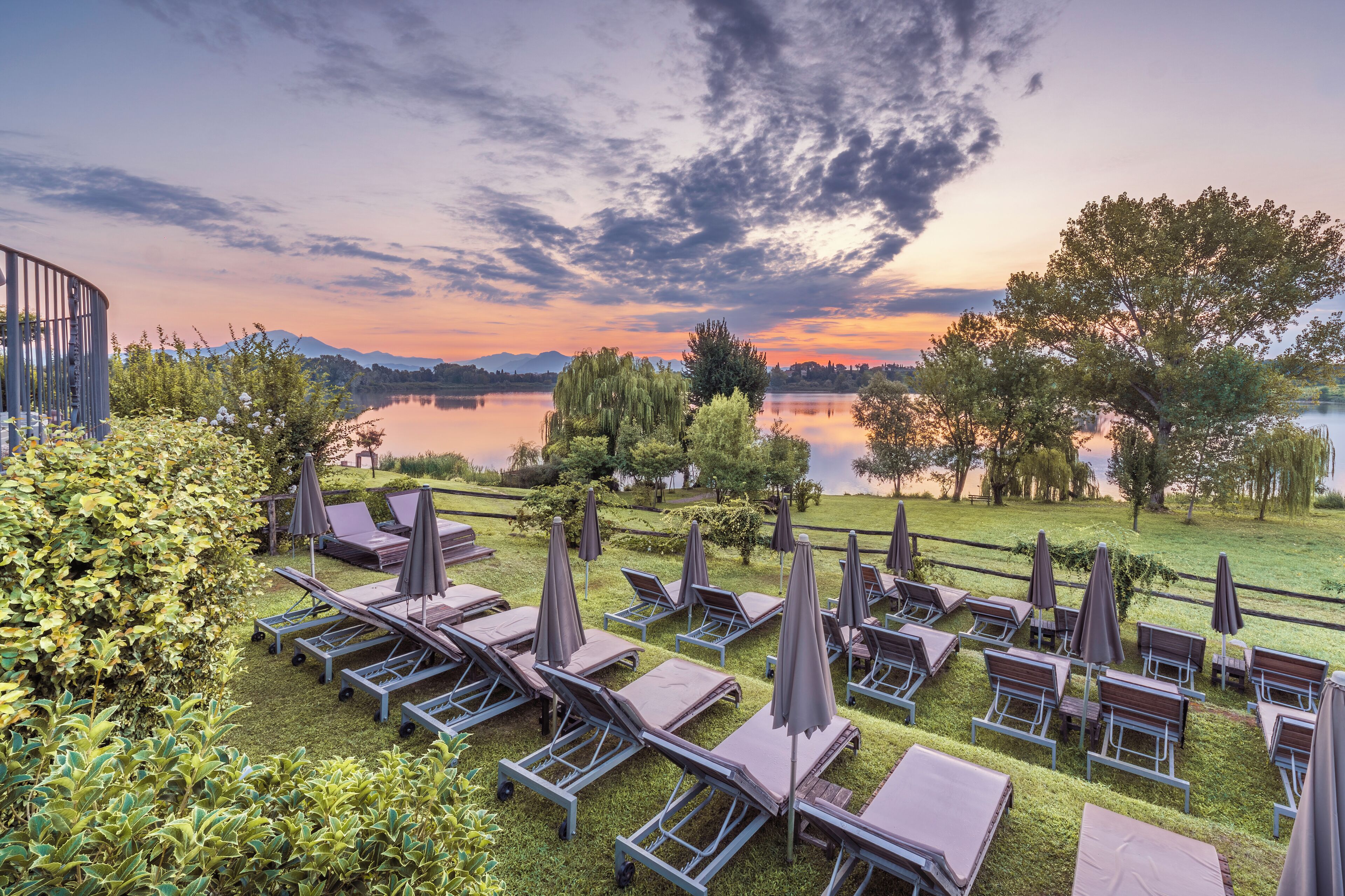 Flachbildfernseher, Bücher
